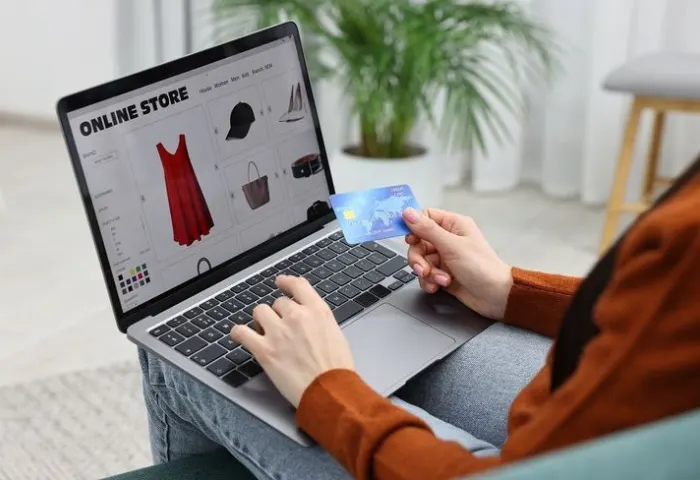 Retail & E-commerce